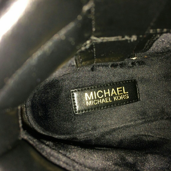 Michael Kors - Rosario Ankle Boot w/ Vintage Sheen - Picture 3 of 8